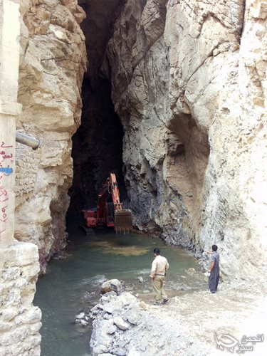 زخم جانکاه پیکور و بولدوزر بر تن 60 میلیون سالۀ چه‌مه‌و بڵی (چشمه بل)