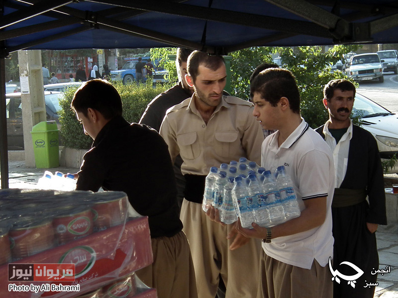 جمع آوری کمک های مردمی مریوان به آوارگان شنگال توسط انجمن سبز چیا