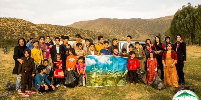 پاکسازی حاشیه تالاب زریبار به روایت تصویر 2