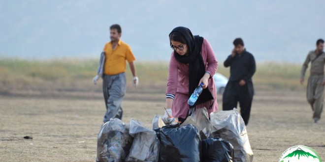 پاکسازی حاشیه تالاب زریبار به روایت تصویر 3