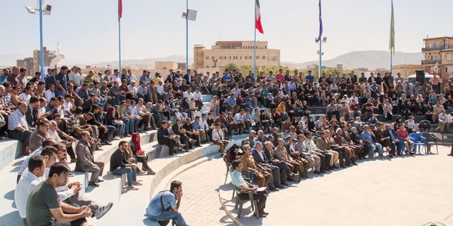 گالری عکس افتتاحیه یازدهمین جشنواره بین المللی تئاتر خیابانی مریوان-مهرماه ۱۳۹۵