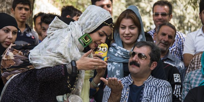 گالری عکس “دومین روز از برگزاری جشنواره بین المللی تئاتر خیابانی مریوان”