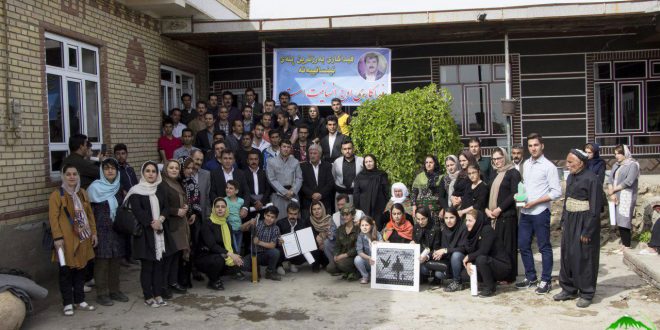 فداکاری اوج انسانیت است