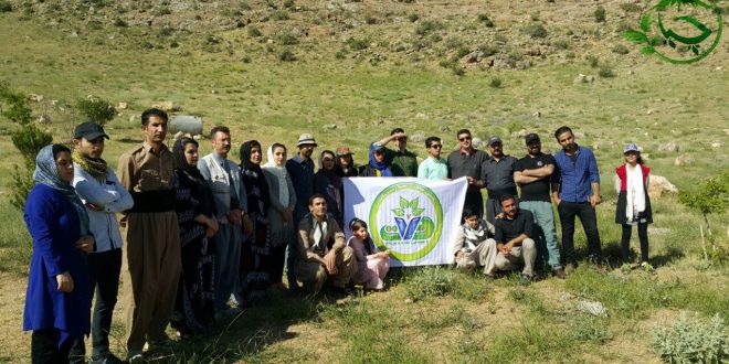 مراسم تولد متفاوت دو کودک بوکانی در دامان طبیعت