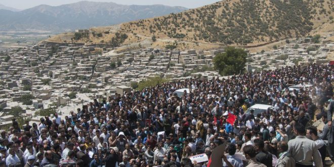 مراسم تشییع شهیدان چیا به روایت تصویر