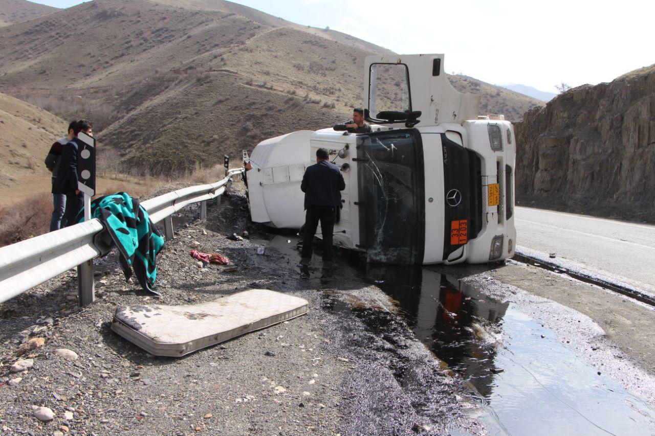 واژگونی تانکر حامل سوخت در نزدیک محور اصلی سنندج مریوان